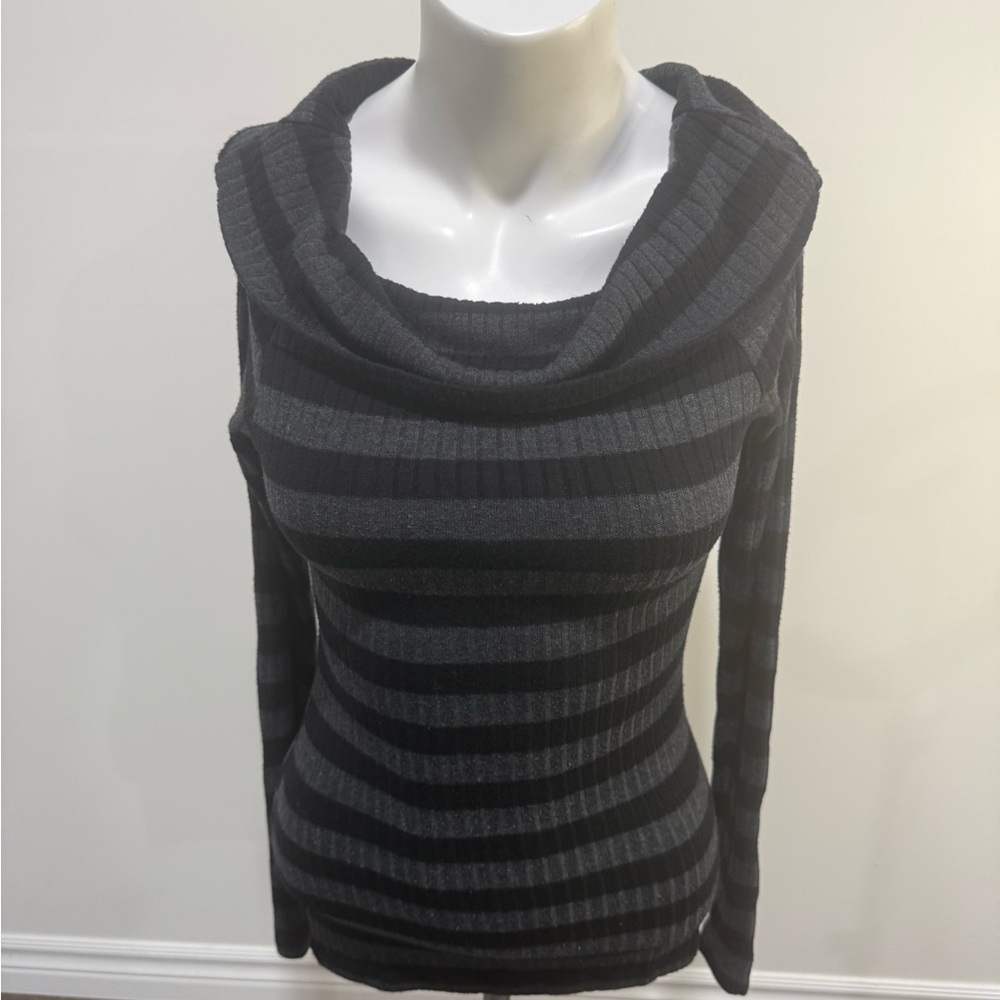 Forever 21 Striped Black and Gray Long Sleeve Top